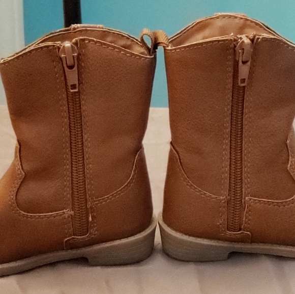 Carter's toddler boots - Picture 3 of 5